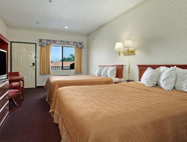 Travelodge By Wyndham Lynwood Exterior foto